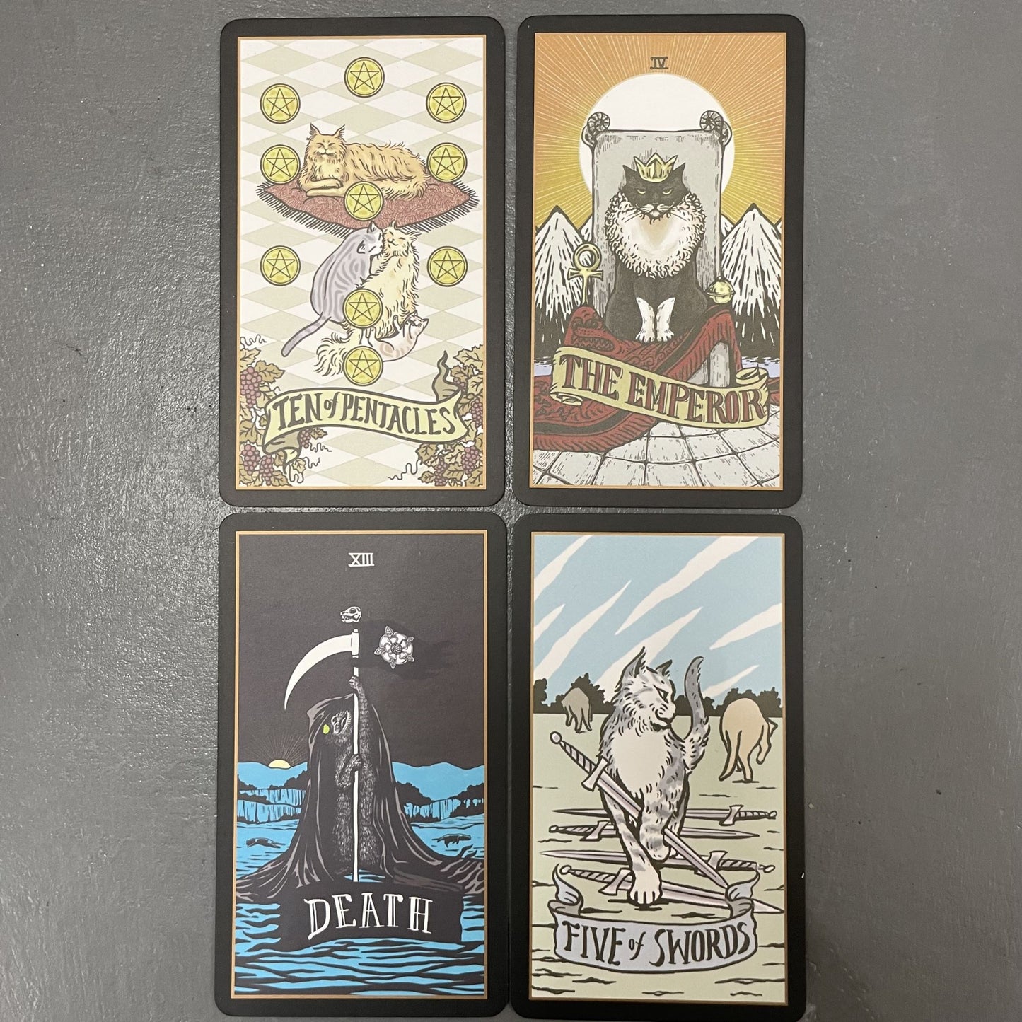 Stray Cat Tarot Black Gold Edition 78 cards
