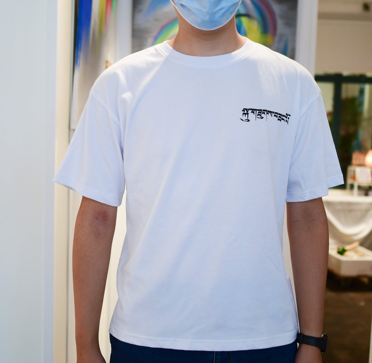 白色中性Oversize短袖靈性七輪圖案Tee
