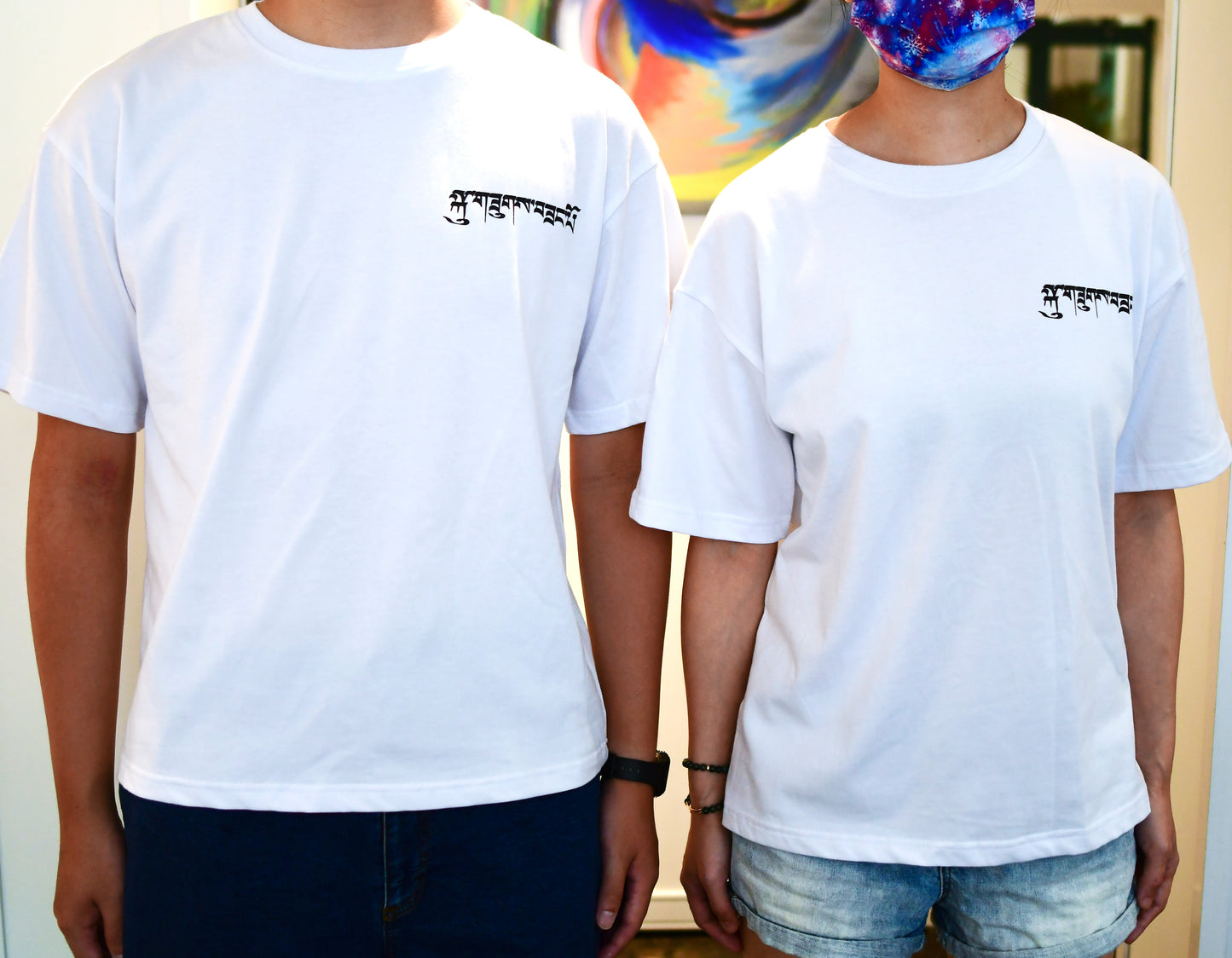 白色中性Oversize短袖靈性七輪圖案Tee